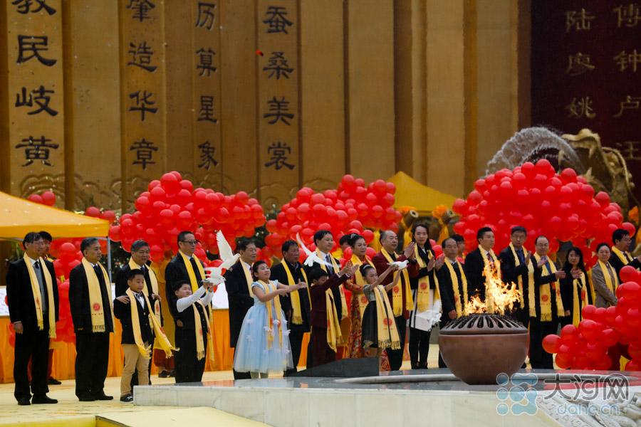 民间自古就有"三月三,拜轩辕"的说法,自春秋战国以来,炎黄子孙祭拜