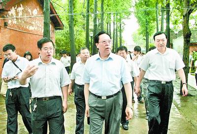 全省学习卢氏县委艰苦奋斗精神勤俭节约作风执政为民思想现场会召开